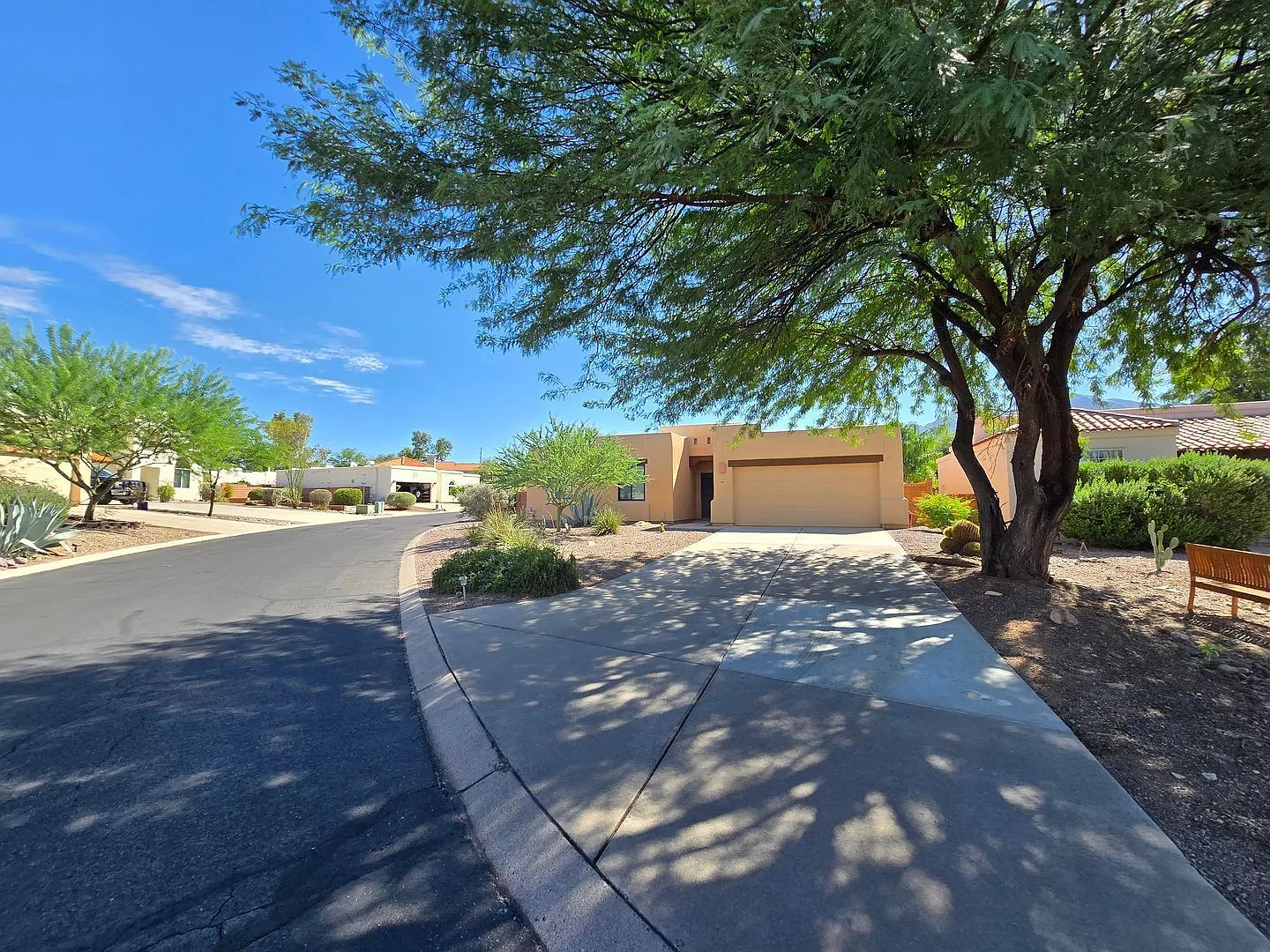 3 bed, 2.0 bath, 1485 sqft, $2,299 — Photo 2
