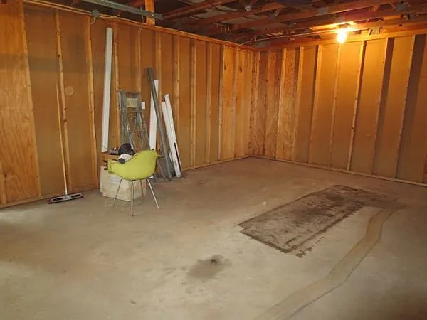 200 W Mill St — Photo 14