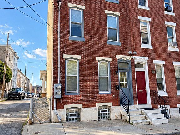 2nd image of 153 Dupont St