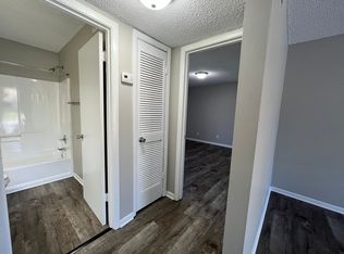 916 E Inskip Dr APT 3, Knoxville, TN 37912