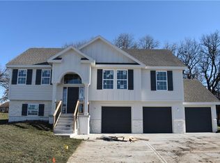 1101 Noah Ln, Kearney, MO 64060