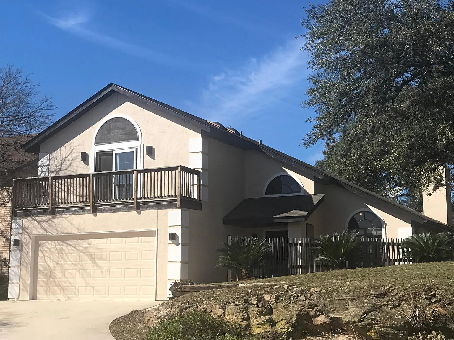 2 bed, 2.5 bath, 1722 sqft, $1,850 — Photo 2