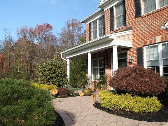3rd image of 1 Marion Ct