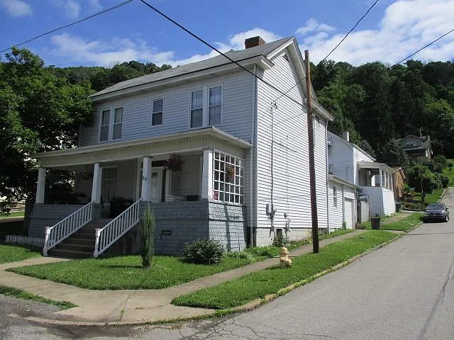 50 Era St photo 1