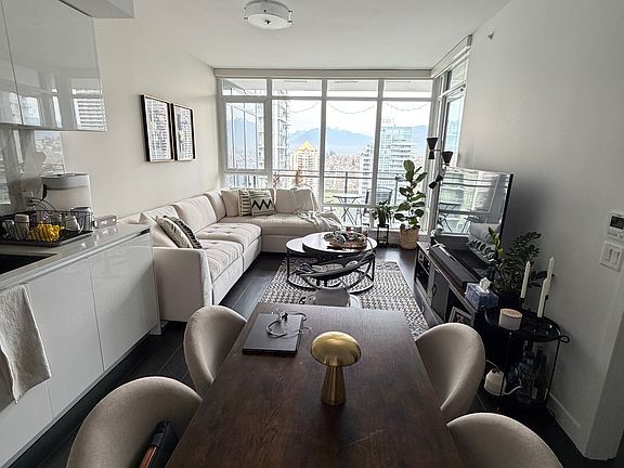 4th image of 2085 Skyline Ct #25