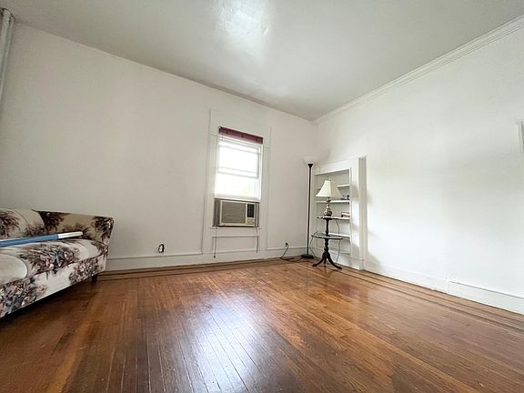 4th image of 436 Magazine St #1