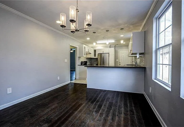 993 Washington St SW — Photo 8