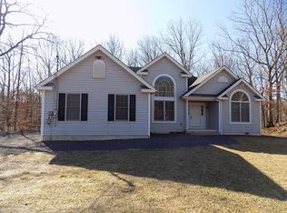 488 Lakeside Dr, East Stroudsburg, PA