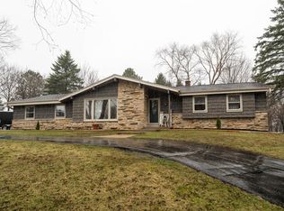 S83W27570 Beaver TRAIL, Mukwonago, WI
