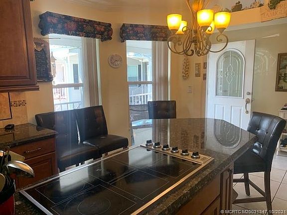 3rd image of 6194 N Ash Ln