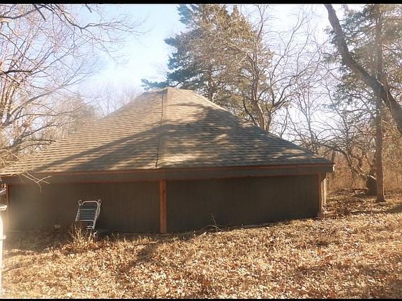3rd image of 5 & 9 Walnut Dr