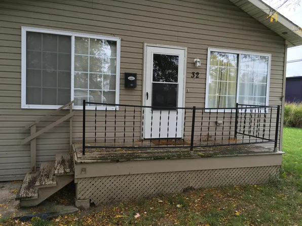 32 E Madge Ave, Hazel Park, MI 48030