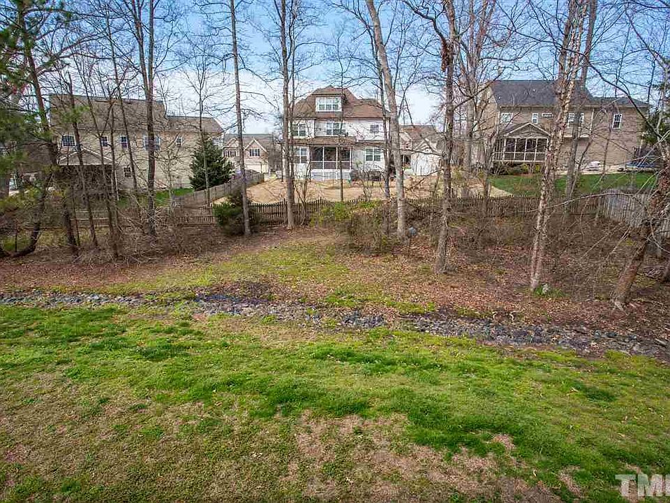 2nd image of 308 Holly Green Ln