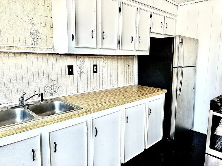 36 Broad St #2 — Photo 8