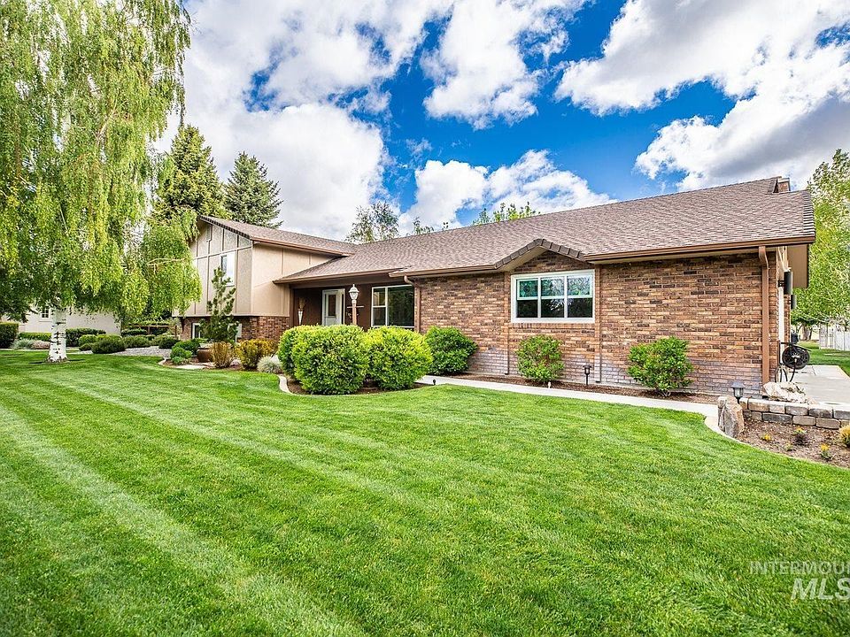 1st image of 282 Woodridge Dr