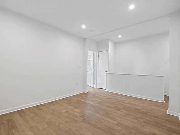 3rd image of 922 Snyder Ave Floor 2
