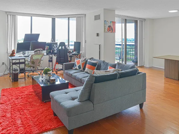 426 Harmon Cove Tower image 6 of 18