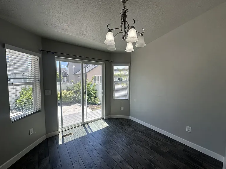 3321 W 1690 N — Photo 5