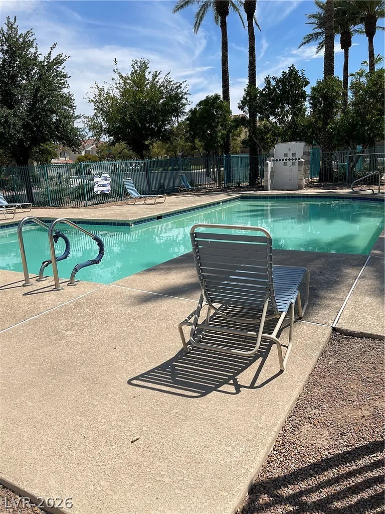 3 bed, 2.5 bath, 1883 sqft, $2,190 — Photo 4