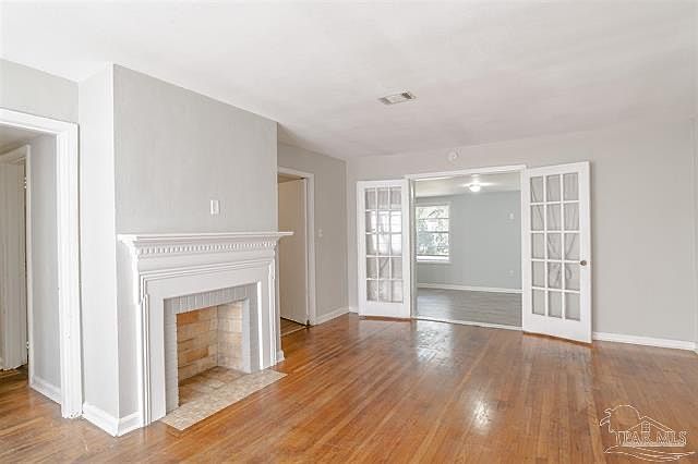 1st image of 1104 Tunis St