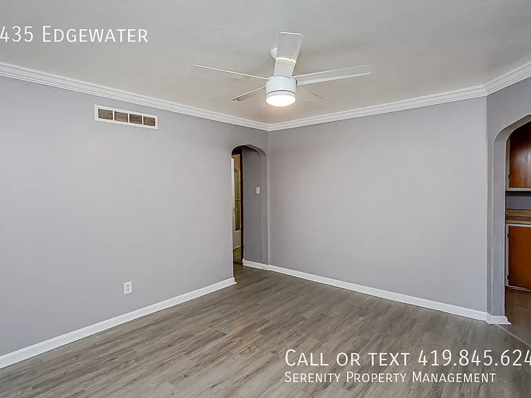 5435 Edgewater Dr — Photo 5