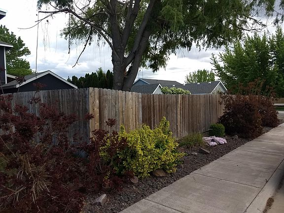 4th image of 3028 Bluet Dr