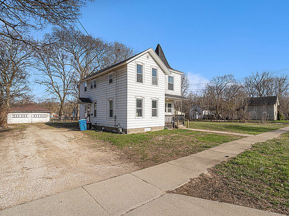 3rd image of 81 & 79 McKinley Ave S