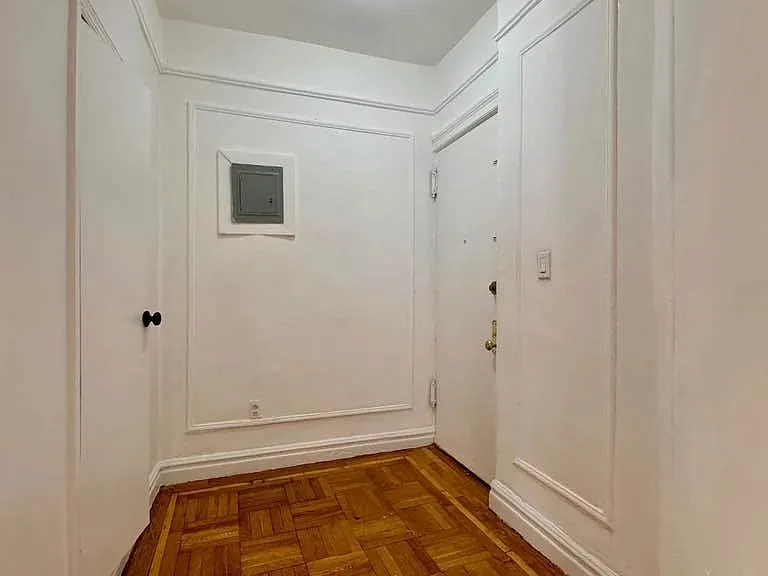 510 W 190th St #4D — Photo 5
