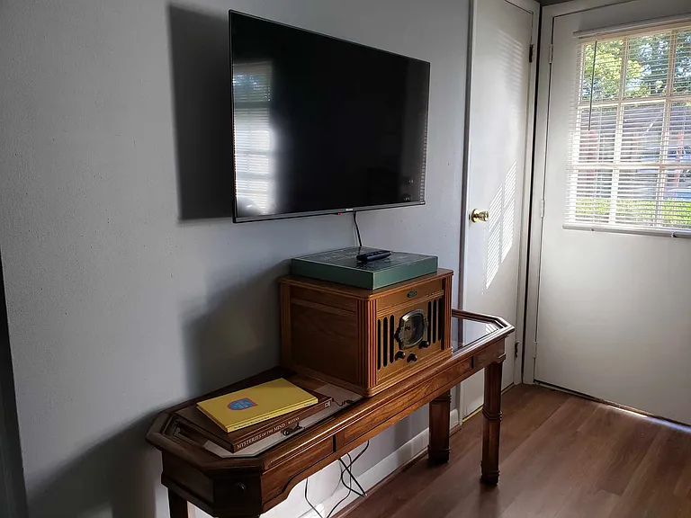 2312 Smuts Dr — Photo 20