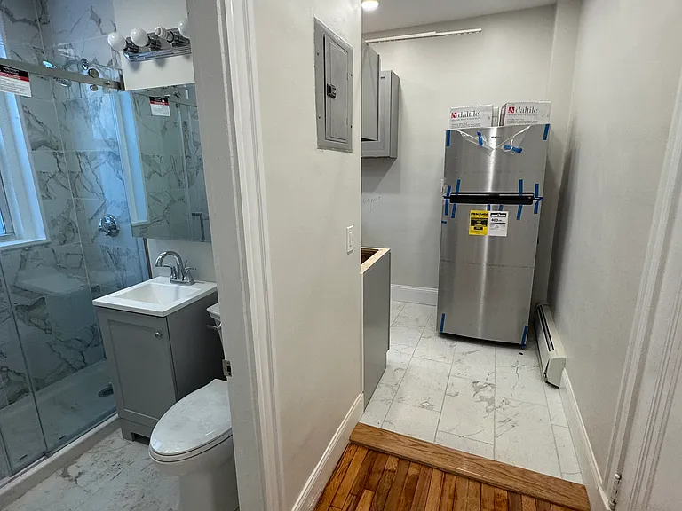 109 Strathmore Rd #11 — Photo 5