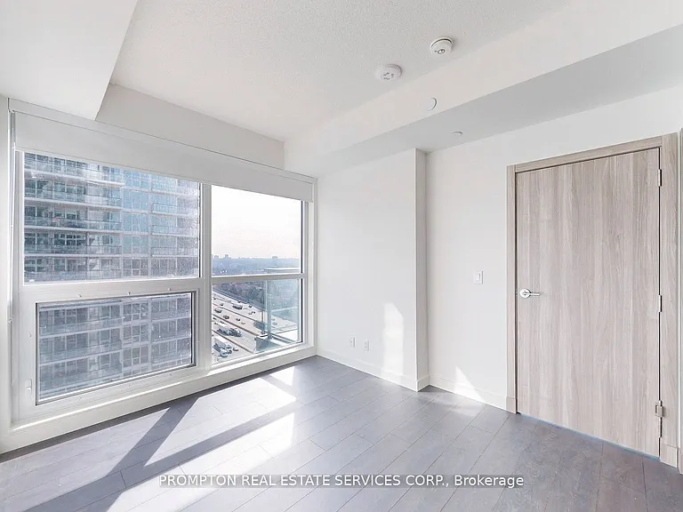 25 McMahon Dr #602 — Photo 8