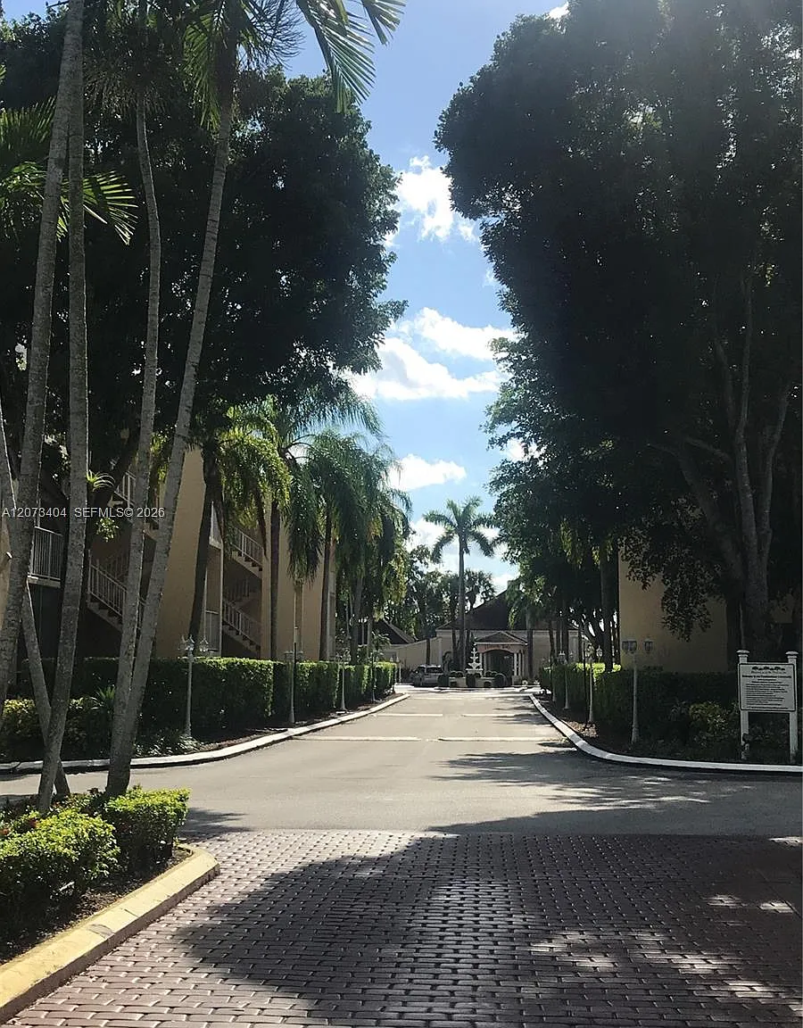 Hammocks Trails Condo — Photo 3