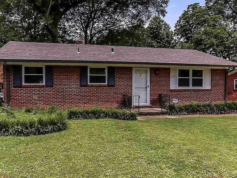 3 bed, 1.5 bath, 1325 sqft, $1,600 — Photo 1