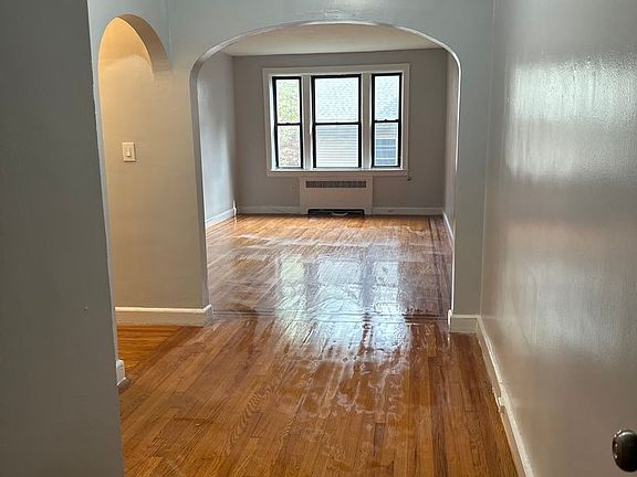 4th image of 62 Kensington Ave APT 203