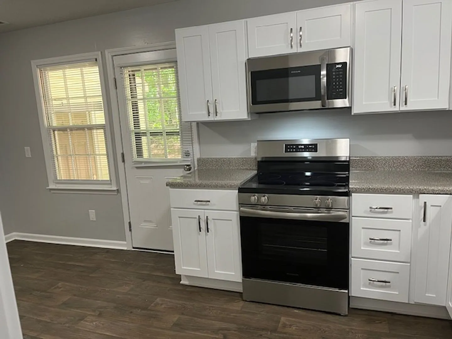 105 East Circle Drive Triplex — Photo 4