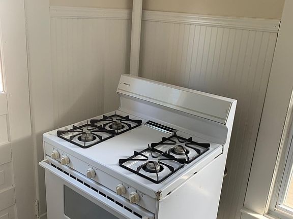 3rd image of 1026 McReynolds Ave NW