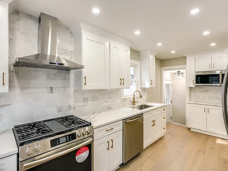 23914 Edgehill Dr — Photo 16