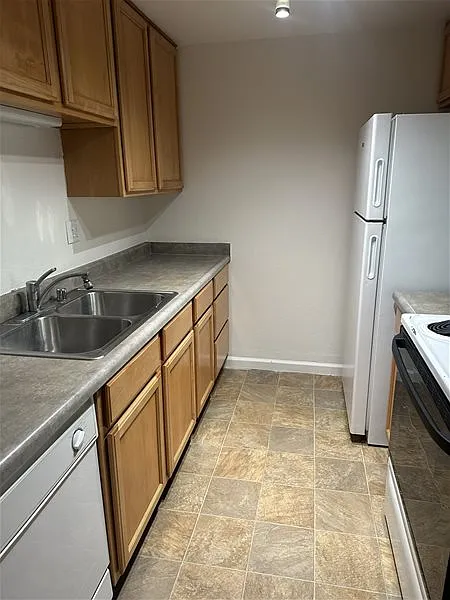 2 bed, 1.5 bath, 1016 sqft, $1,975 — Photo 4