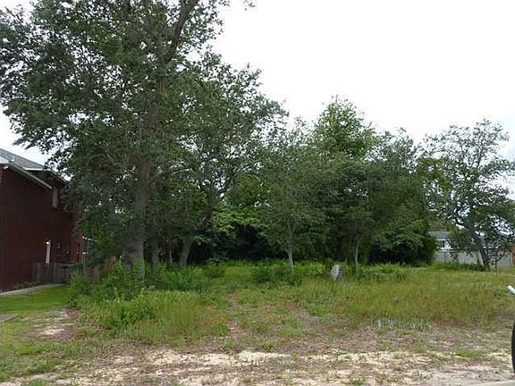 2nd image of 262 Ventura Cir NW