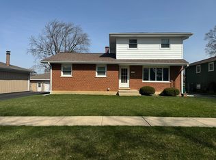 313 Rosehill Dr, Lemont, IL