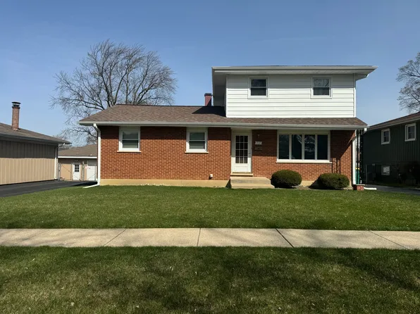 313 Rosehill Dr, Lemont, IL 60439