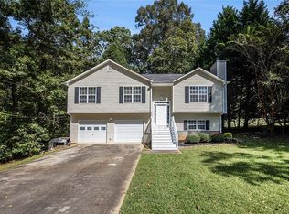 6560 Chickasaw Dr, Douglasville, GA 30135