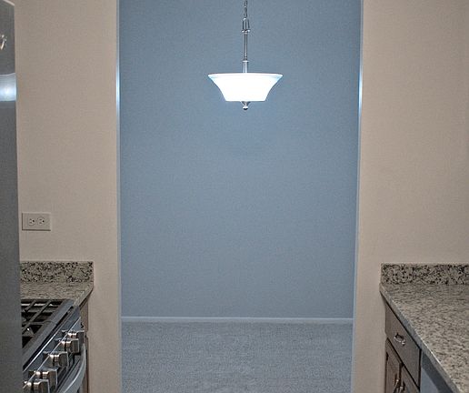 2nd image of 840 Wellington Ave Unit 418