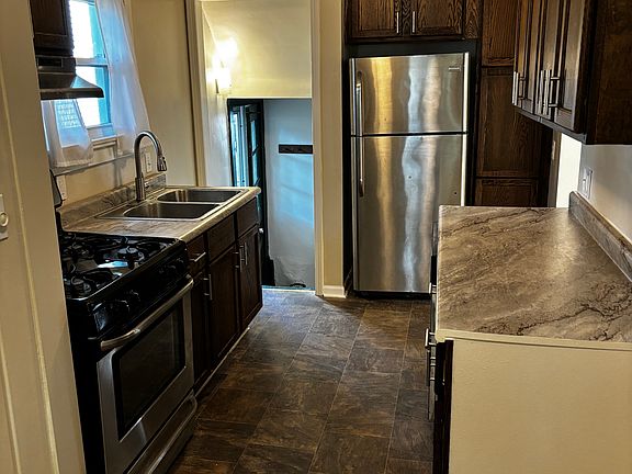2nd image of 725 N Magnolia Ave