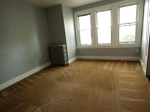3rd image of 1020 Wagner Ave