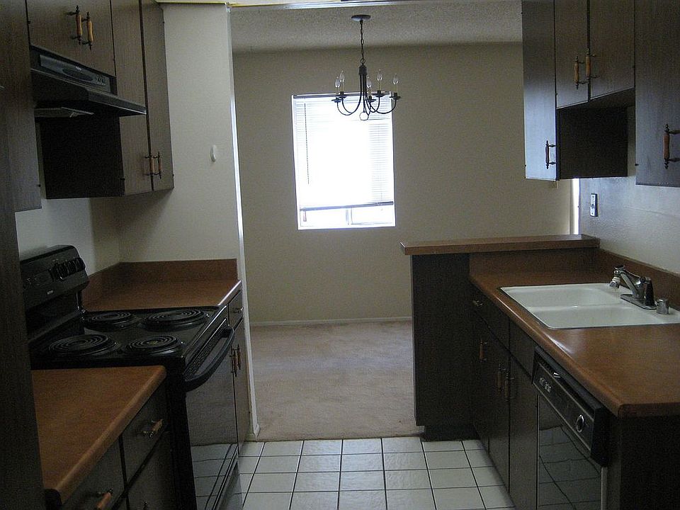 1st image of 5412 Lindley Ave Unit 212