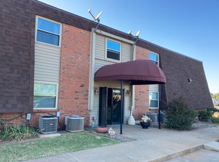 828 Park Ave APT 8, Chickasha, OK 73018