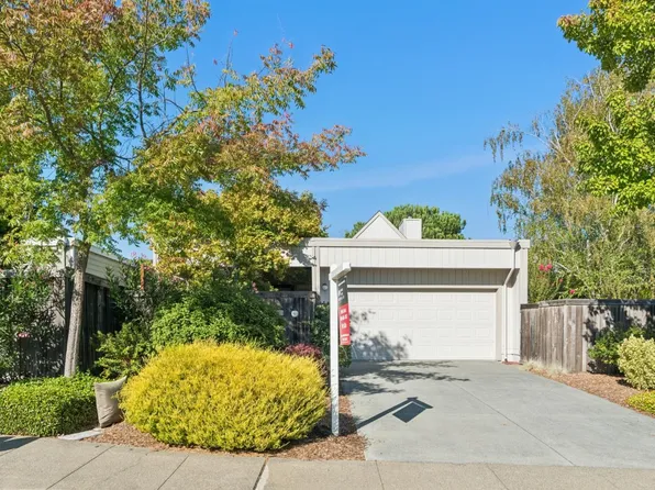 363 Dahlia Dr, Sonoma, CA 95476