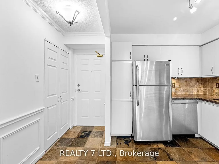 1270 Maple Crossing Blvd #412 — Photo 10