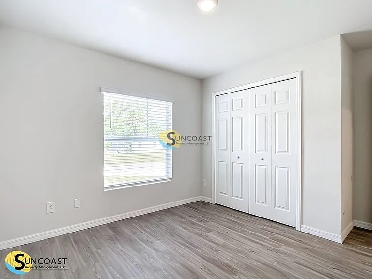 10476 Pendleton Ave — Photo 13